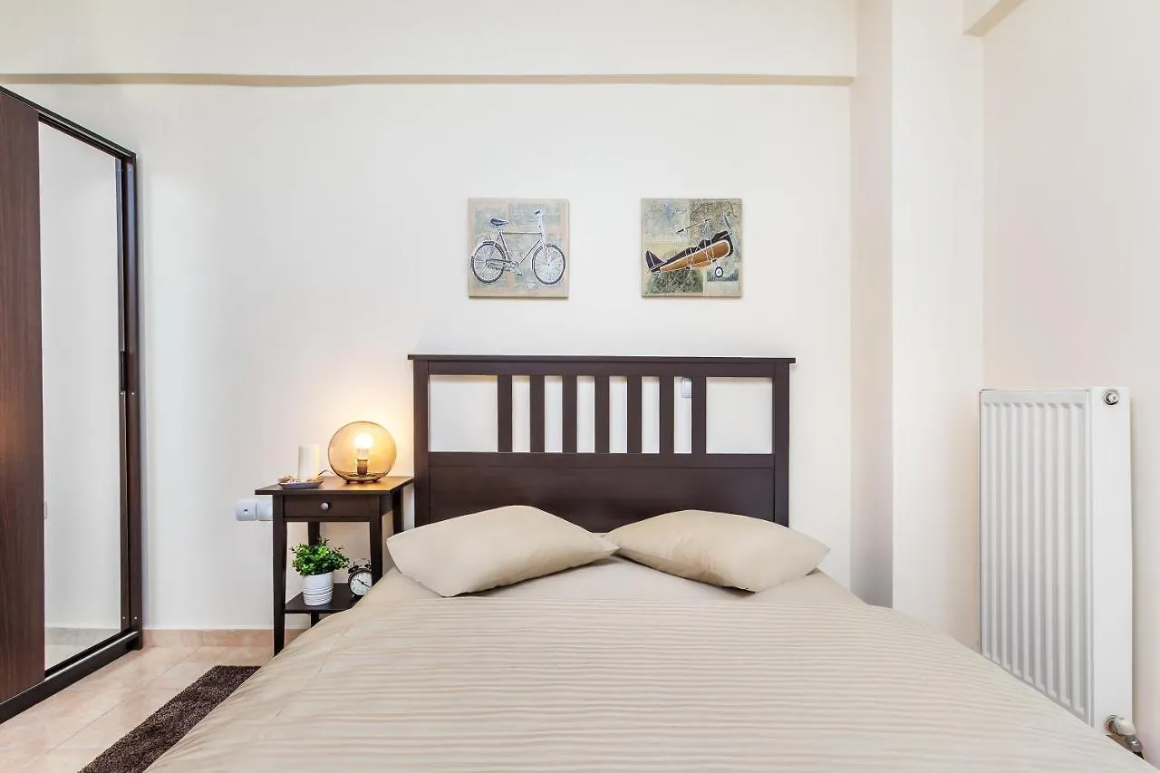 Nikopolis Bus Corner Apartment Thessaloniki